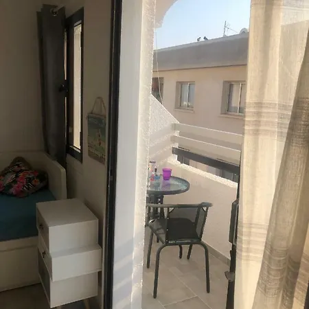 Agianapanest Apartamento *